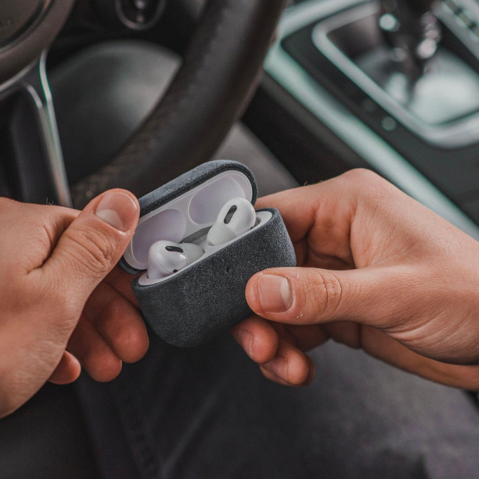 AirPods 1/2 Gen Alcantara Case - Space Grey, Image 3