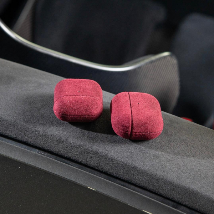 AirPods 1/2 Gen Alcantara Case - Wine Red, Image 3