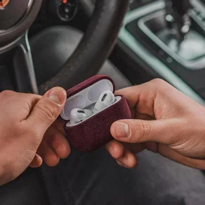 AirPods (3rd generation) Alcantara Case - Wine Red, Afbeelding 5