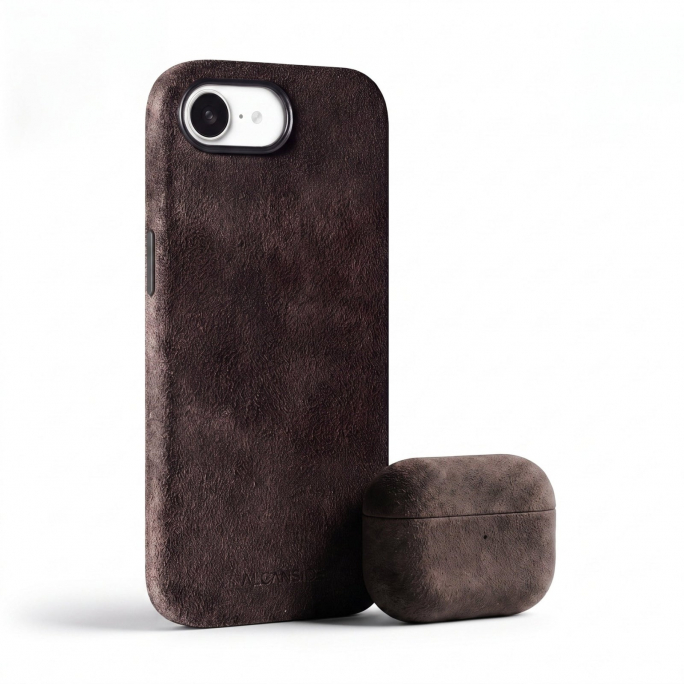 iPhone 16e - Alcantara Case - Chocolate Brown, 69€, Image 5 iPhone 16e - Alcantara Case - Chocolate Brown, Image 5